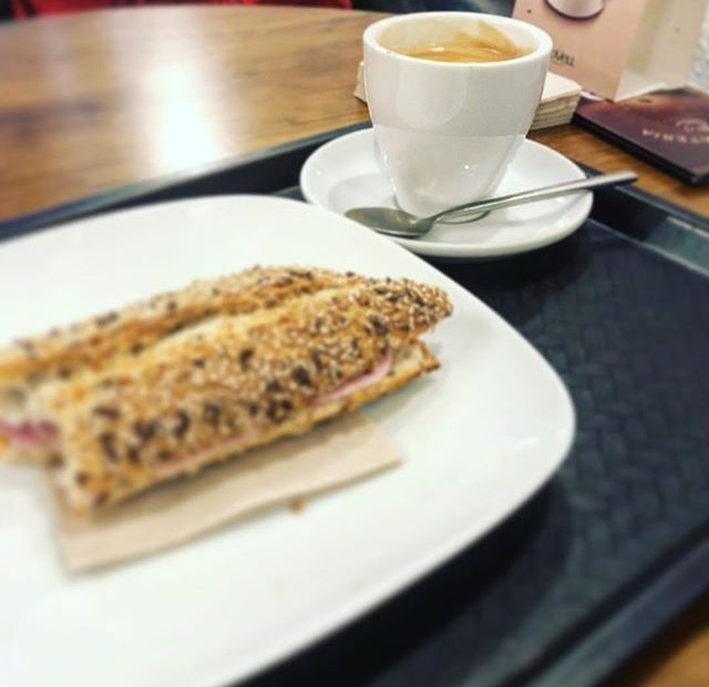 desayuno, bocadillo y cafe