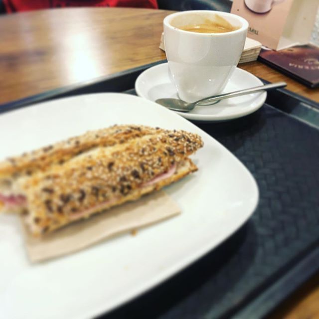desayuno, bocadillo y cafe