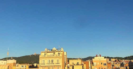 Feliz día!!! #amillsmorning #bondia #buenosdias #goodmorning #morning #day #barcelona #barridegracia #daytime #sunrise #morn #awake #wakeup #wake #wakingup #ready #sleepy #sluggish #snooze #instagood #earlybird #algaida #photooftheday #gettingready #goingout #sunshine #instamorning #early - Roser Amills, escritora mallorquina