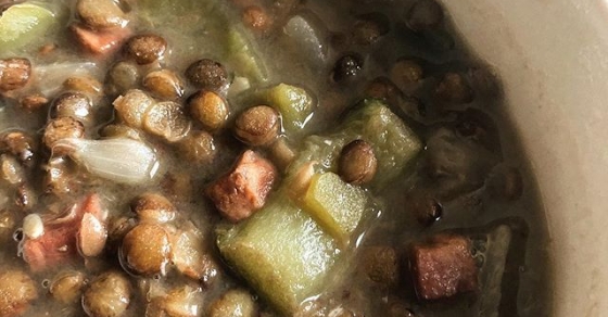 Hace un día de #lentejascaseras :)) - Roser Amills, escritora mallorquina