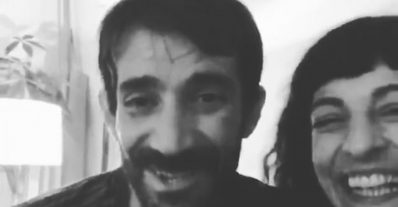 Roser Amills con su pareja rodrigo angel belaunzaran en el estudio Gregoire Morel de Barcelona