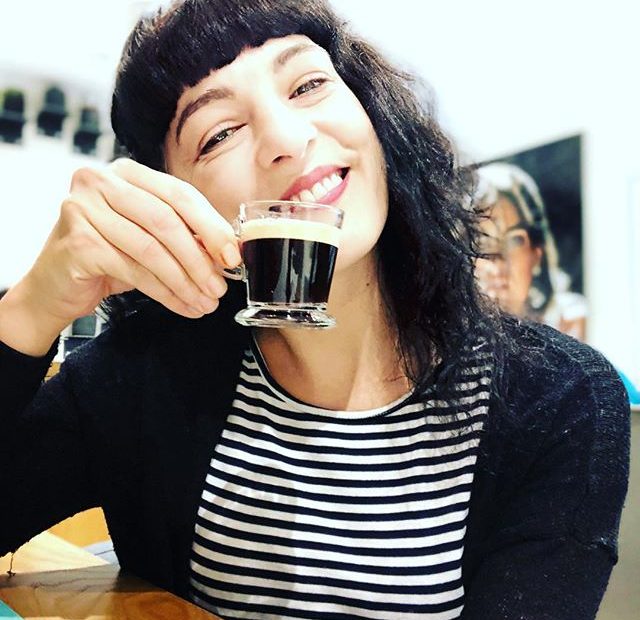 Roser Amills en la joyeria coolook