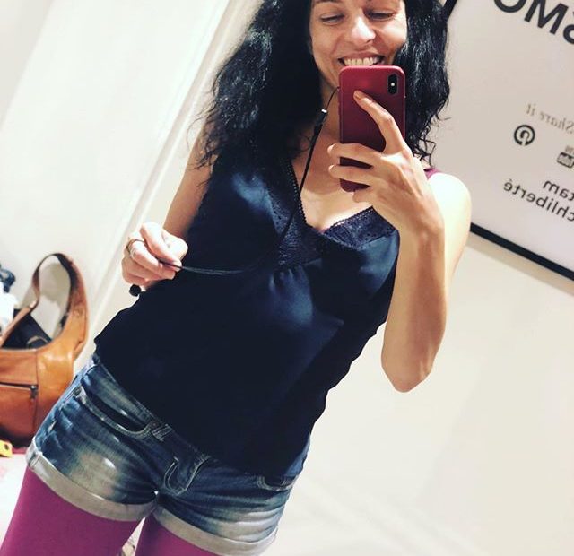 roser amills en un probador