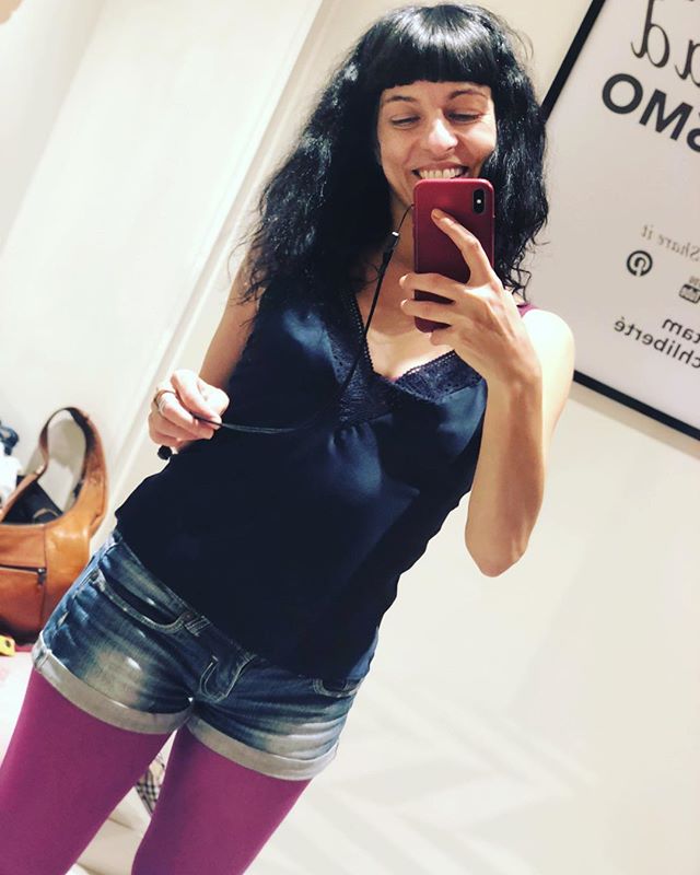 roser amills en un probador