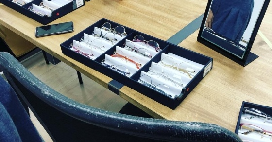 Roser Amills elige gafas de Xavier Garcia Barcelona y muestra las pruebas en las historias 2 Gafas de Xavier Garcia Barcelona