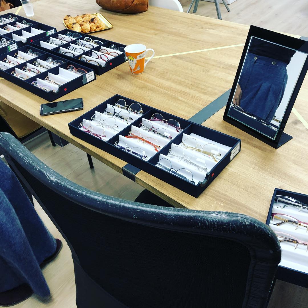 Roser Amills elige gafas de Xavier Garcia Barcelona y muestra las pruebas en las historias 1 Hoy elijo gafas!!! @xaviergarciabarcelona Mirad las priebas en las #historias 👉Sophisticated and feminine 📍Check it out: www.xaviergarcia.design #xaviergarcia #design #eyewear #slowdesign #barcelona #character #lifestyle #fashion #trendy #acetate #feminine #girl #women