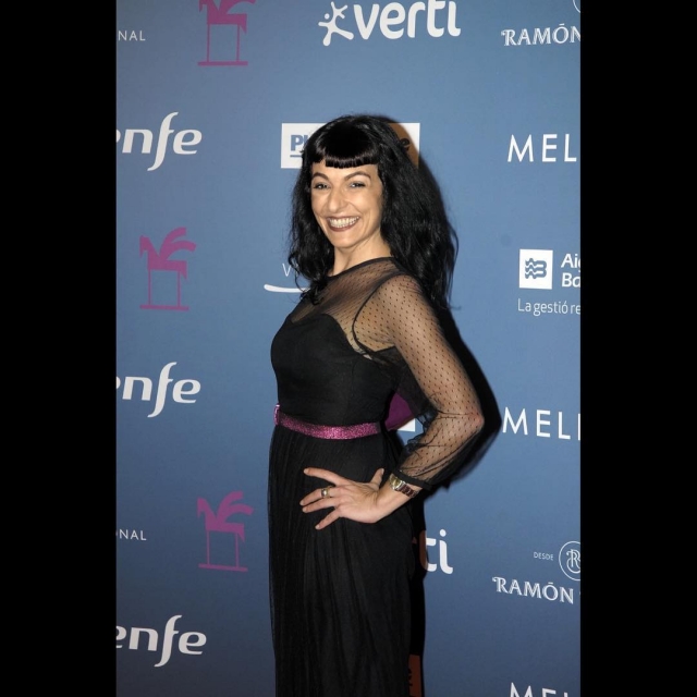 Roser Amills en los Premios Ondas 2015 con compañeros de lujo y vestido de Matilde Cano - Roser Amills, escritora mallorquina