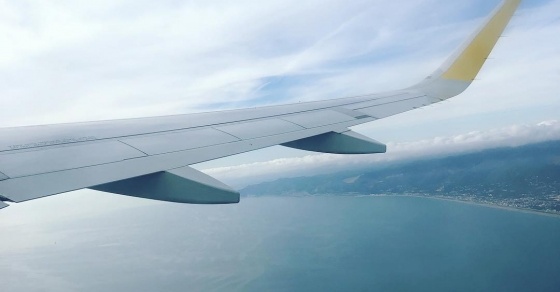 Mallorca, allá voy!!! #bondia #buenosdias #goodmorning #morning #day #barcelona #barridegracia #daytime #sunrise #morn #awake #wakeup #wake #wakingup #ready #sleepy #sluggish #snooze #instagood #earlybird #algaida #photooftheday #gettingready #goingout #sunshine #instamorning #early - Roser Amills, escritora mallorquina