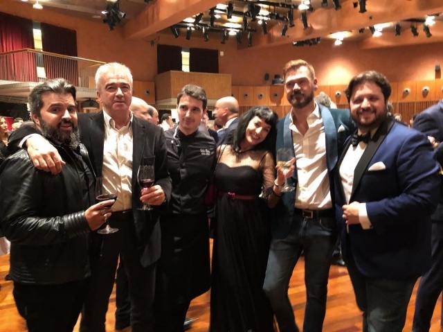 Roser Amills con Carles Francino y amigos.