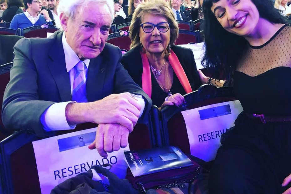 Roser Amills con Luis del Olmo y su esposa, Maite