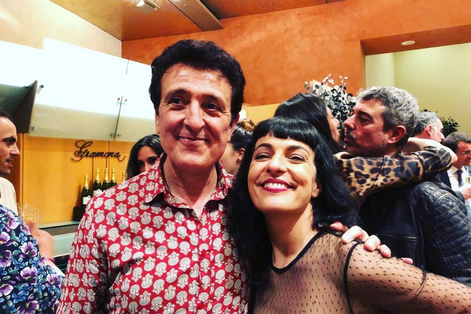 Roser Amills Con Manolo Garcia En Los Premios Ondas 2018 Liceu De Barcelona Vestido De Surkana