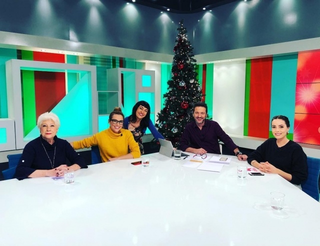 Roser Amills en ib3 con jaume Noguera, Victoria maldi, Laura Pons Olives y Marta Garau