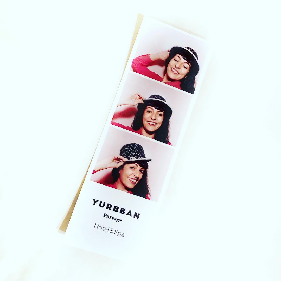 Roser Amills se divirtió mucho con el photomatón de Yurbban. La experiencia resulta evidente y anima a probarlo.