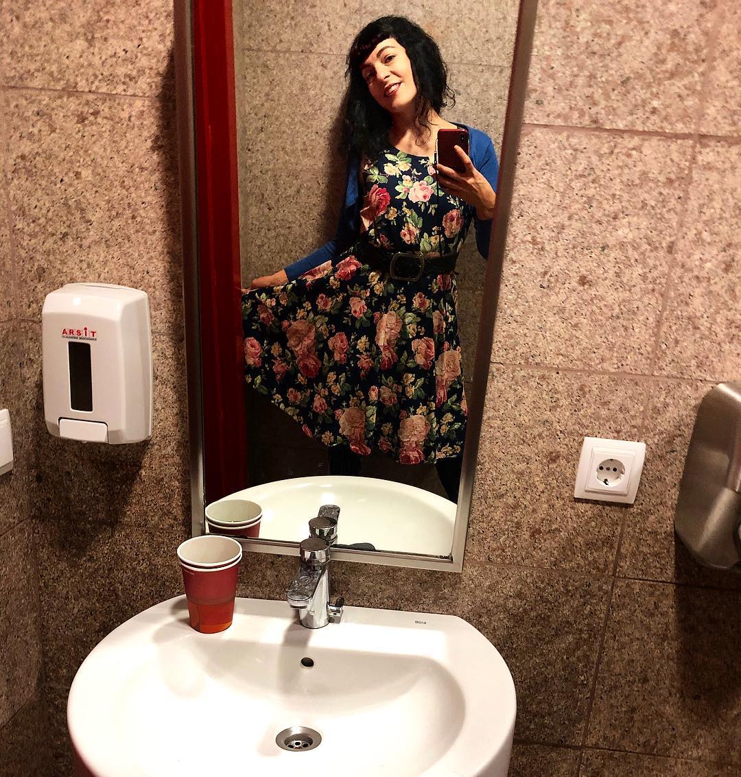 Roser Amills, vestido de flores