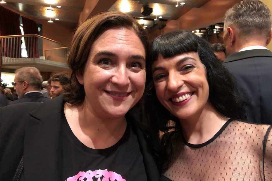 Roser Amills Y Ada Colau Premios Ondas 2018 Liceu De Barcelona Vestido De Surkana