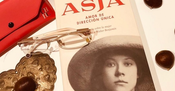 “Sin embargo, Asja… ¿te das cuenta de que seguimos más juntos que muchos que jamás se separaron?” Hoy se publica una reseña sobre Asja Lacis y Walter Benjamin en Mucho Más Que Letras.