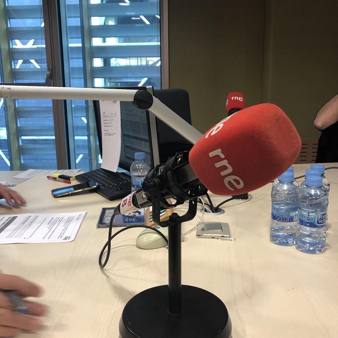 Foto | En uns minuts, en directe amb @miquelmurga a RNE-Ràdio 4 amb #333vitamines :))