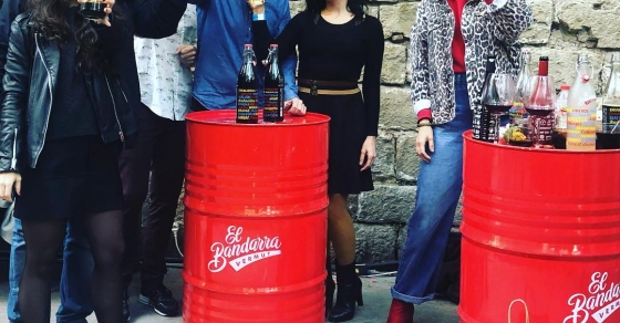 Roser Amills disfruta del vermut en el Museu Marítim de Barcelona - Roser Amills, escritora mallorquina