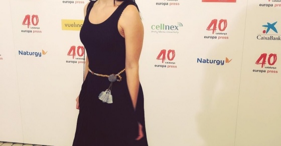 Roser Amills En El Photocall Del 40 Aniversario De Europa Press En La Antiga Fabrica Damm Vestido Y Bolso De Surkana