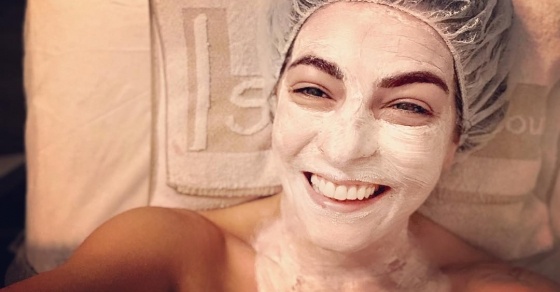 Roser Amills inicia un reto de bienestar y belleza sin maquillaje 2 Roser Amills inicia un reto de bienestar y belleza sin maquillaje - Roser Amills, escritora mallorquina