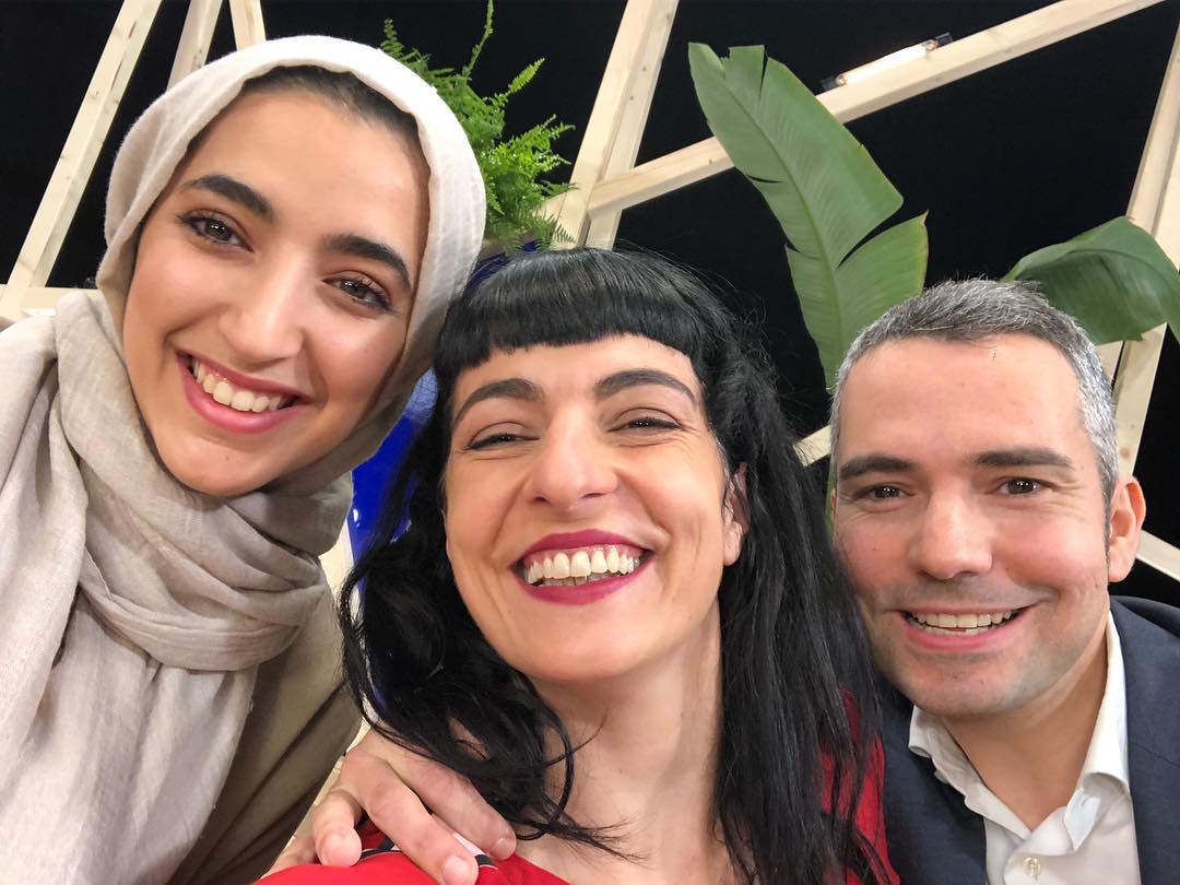 Roser Amills en TV3 con Khaoula y Jordi Arrufí