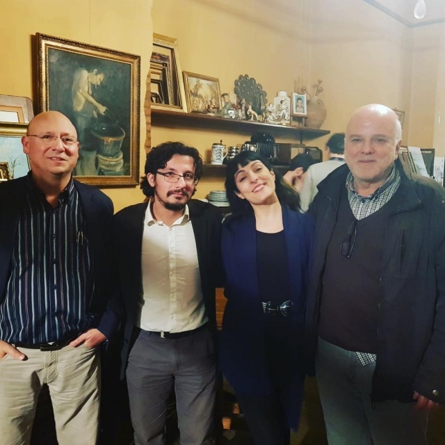 Cafe filosofic amb Walter Benjamin i Asja Lacis, amb Enric Umbert, d’Edicions 62, Àlex Chico, d’Edicions Candaya, i Roser Amills, de Comanegra. A Esplugues, al Cau de les Arts