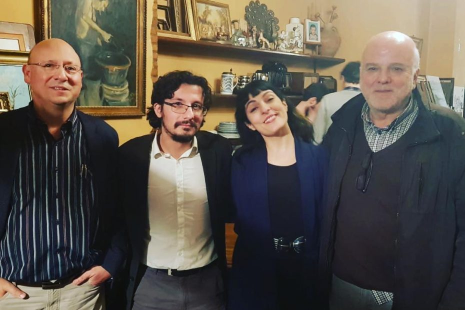 Cafe filosofic amb Walter Benjamin i Asja Lacis, amb Enric Umbert, d’Edicions 62, Àlex Chico, d’Edicions Candaya, i Roser Amills, de Comanegra. A Esplugues, al Cau de les Arts