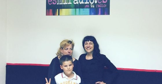 Roser Amills con su hijo juan en la radio, entrevista de Angelike Pfitzer