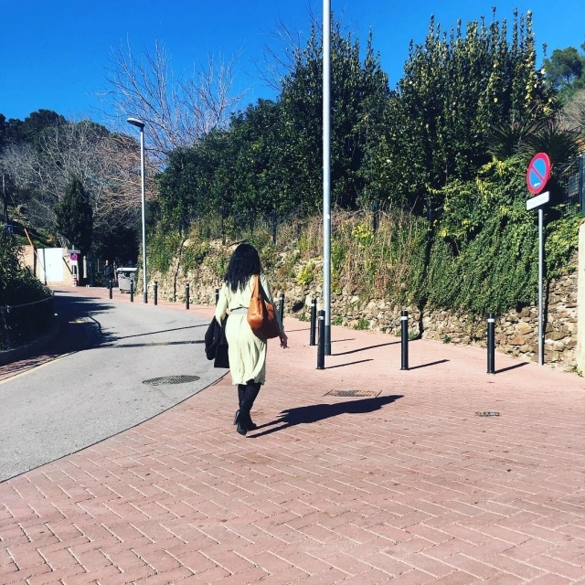 Roser Amills De Paseo