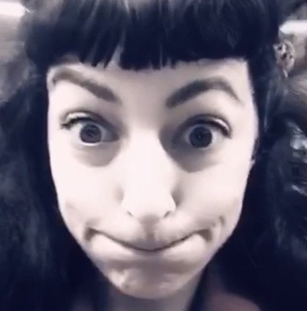 Roser Amills niña interior