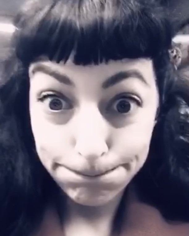 Roser Amills niña interior