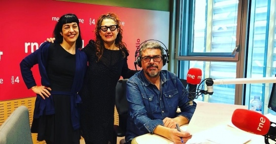 Roser Amills y Goyo Prados en Radio 4 RNE con Elisabeth G Iborra, viajera incansable y La vuelta al mundo de Izzy Fogg