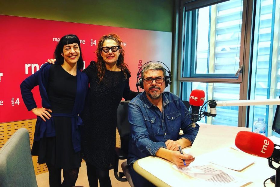 Roser Amills y Goyo Prados en Radio 4 RNE con Elisabeth G Iborra, viajera incansable y La vuelta al mundo de Izzy Fogg