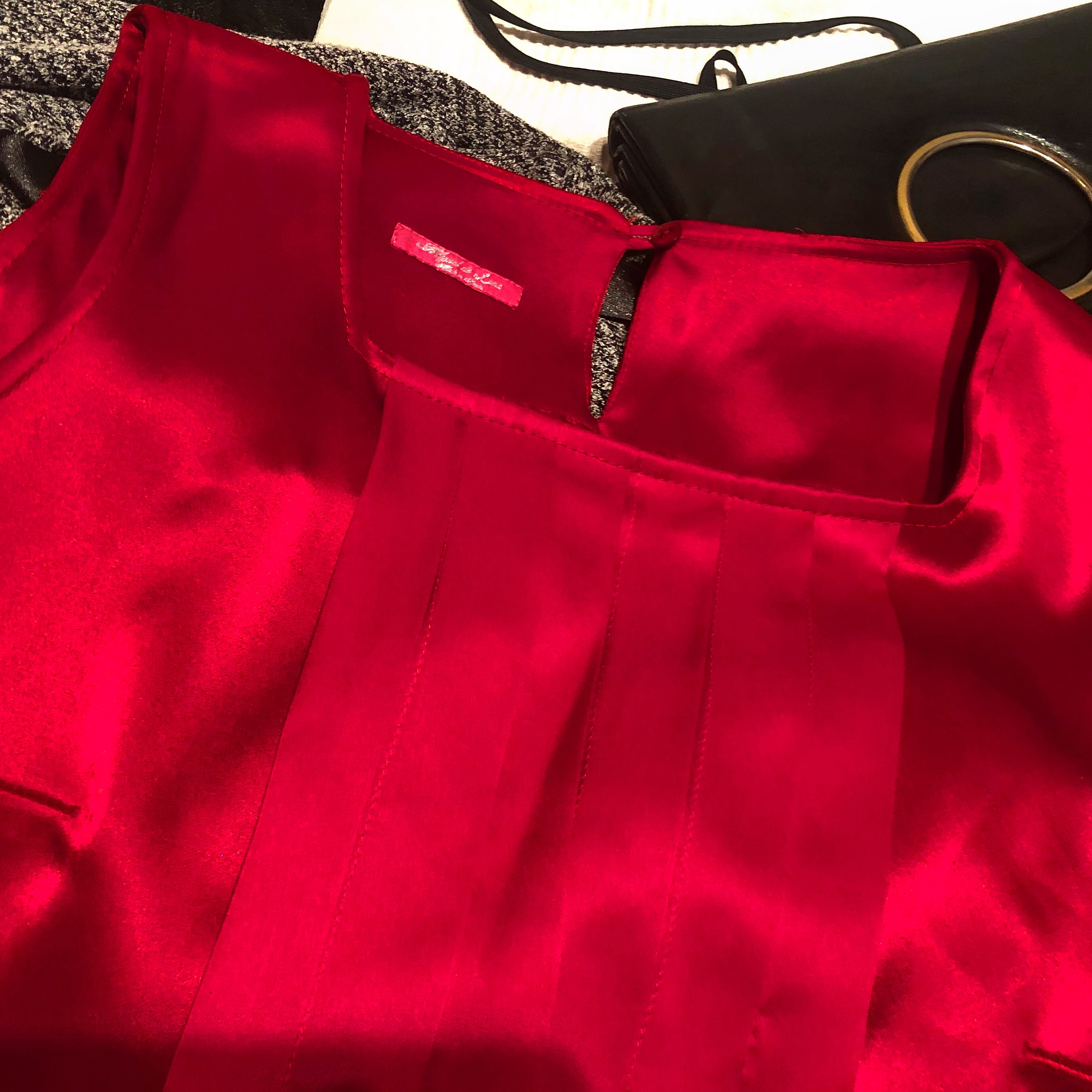 Os atreveríais con este vestido rojo de #migueldeluna ? Qué opináis?