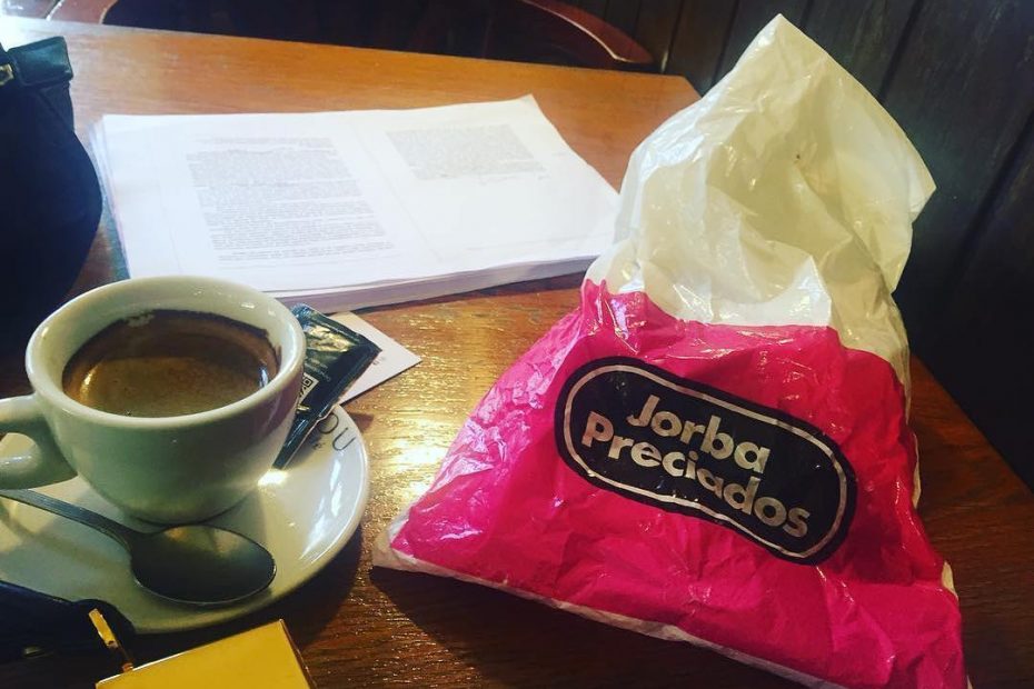 Cafe y un breve viaje en el tiempo