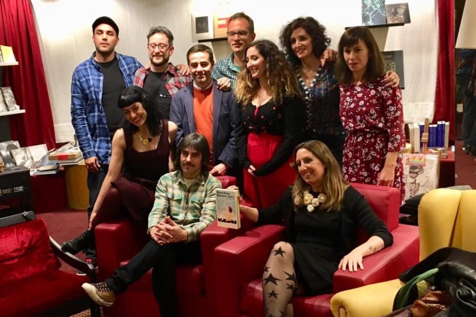 Llibreria Nollegiu, hablamos y celebramos la presentacion de Barcelona–Buenos Aires, con Trampa Ediciones y los autores y participantes: Roser Amills, Diego Gandara, Graziella More, Jebluss, Tatiana Goransky, Victor Nieto y Matias Nespolo