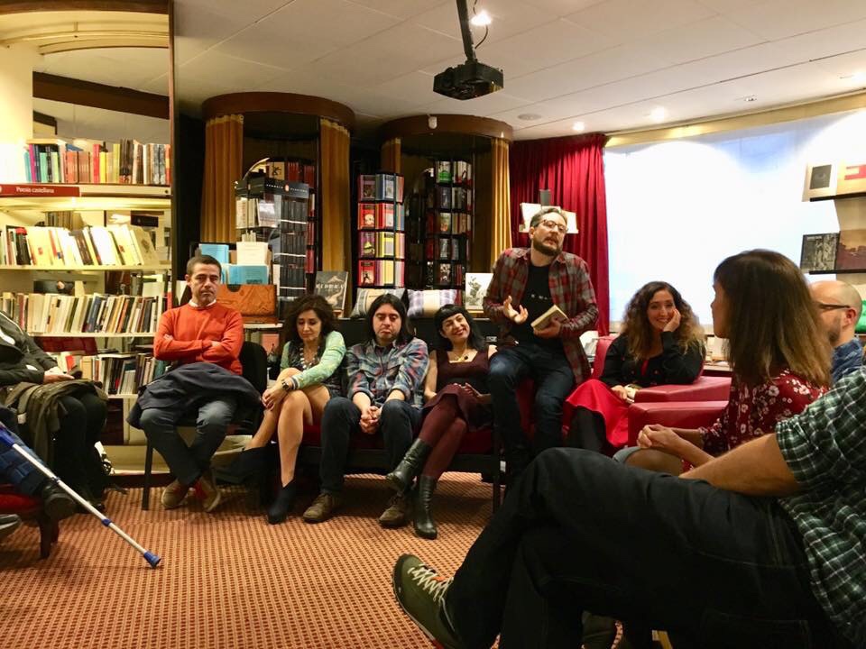 Llibrería Nollegiu, hablamos y celebramos la presentación de Barcelona–Buenos Aires, con Trampa Ediciones y los autores y participantes: Roser Amills, Diego Gandara, Graziella More, Jebluss, Tatiana Goransky, Víctor Nieto y Matías Néspolo