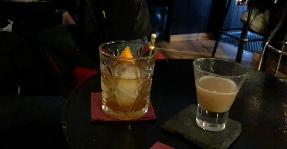 Roser Amills disfruta de un Old Fashioned en Barcelona 2 old fashion