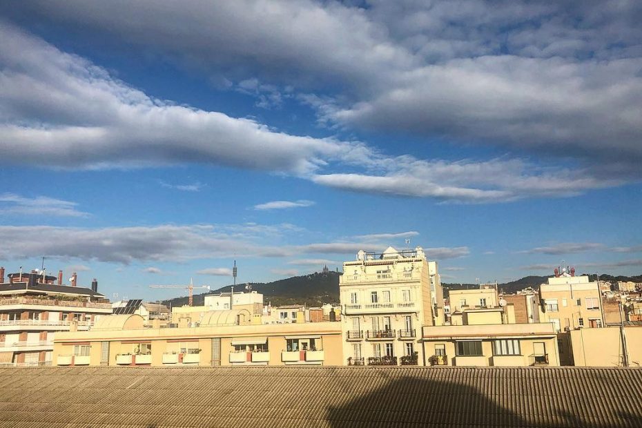 The health of the eye seems to demand a horizon. Ralph Waldo Emerson