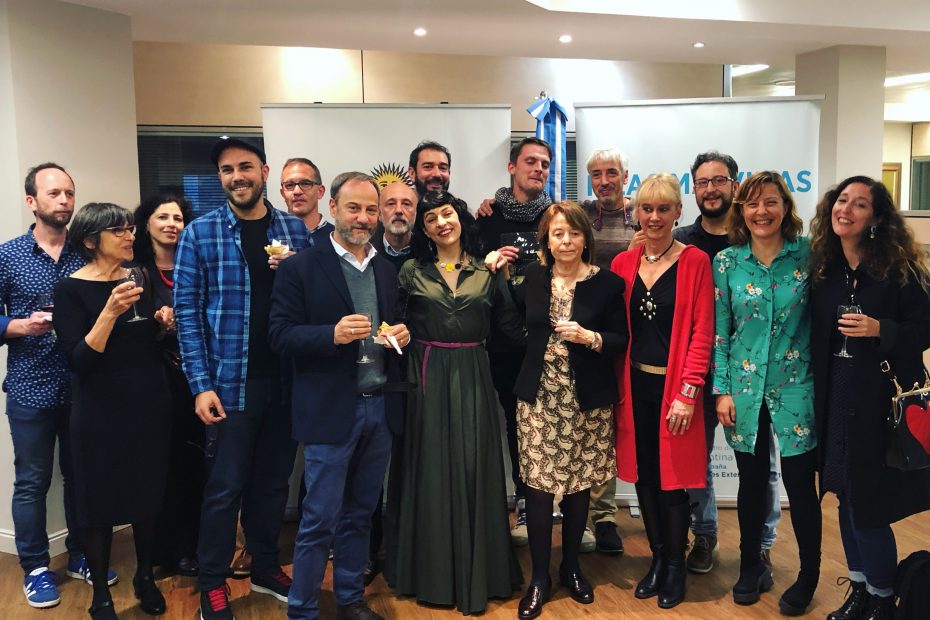 Roser Amills fiesta literaria en el Milano con Pere Estupinya