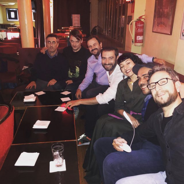 Roser Amills fiesta literaria en el Milano con Pere Estupinyà, Franco Chiaravalotti y Aleko Capilouto