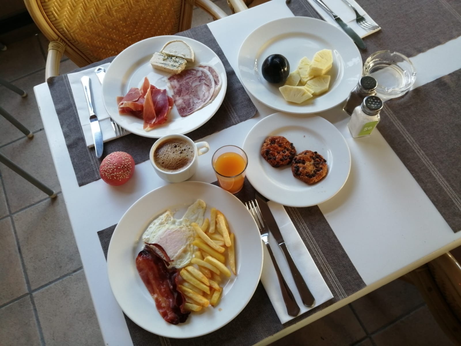 Desayuno en el Houm Hotel de Palma de Mallorca
