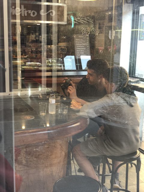 Roser Amills con sus hijos Marcel y Joan