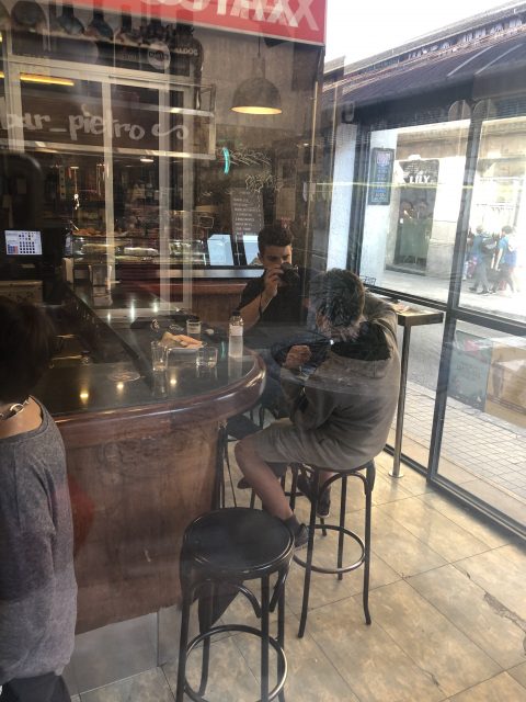 Roser Amills con sus hijos Marcel y Joan