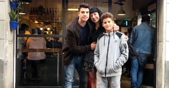 Roser Amills con sus hijos Marcel y Joan