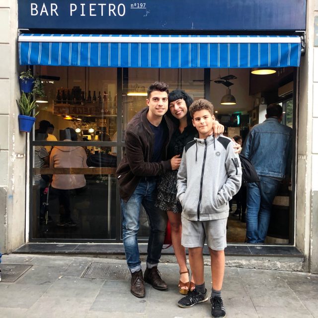 Roser Amills con sus hijos Marcel y Joan