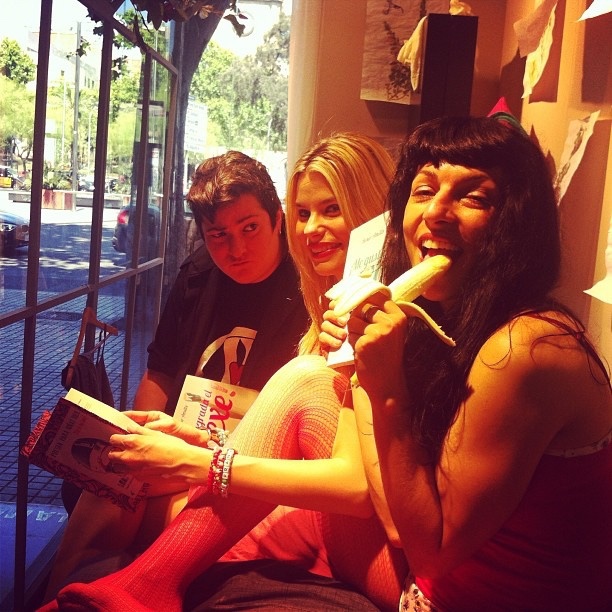 Roser Amills en el escaparate de La Mallorquina, 2013