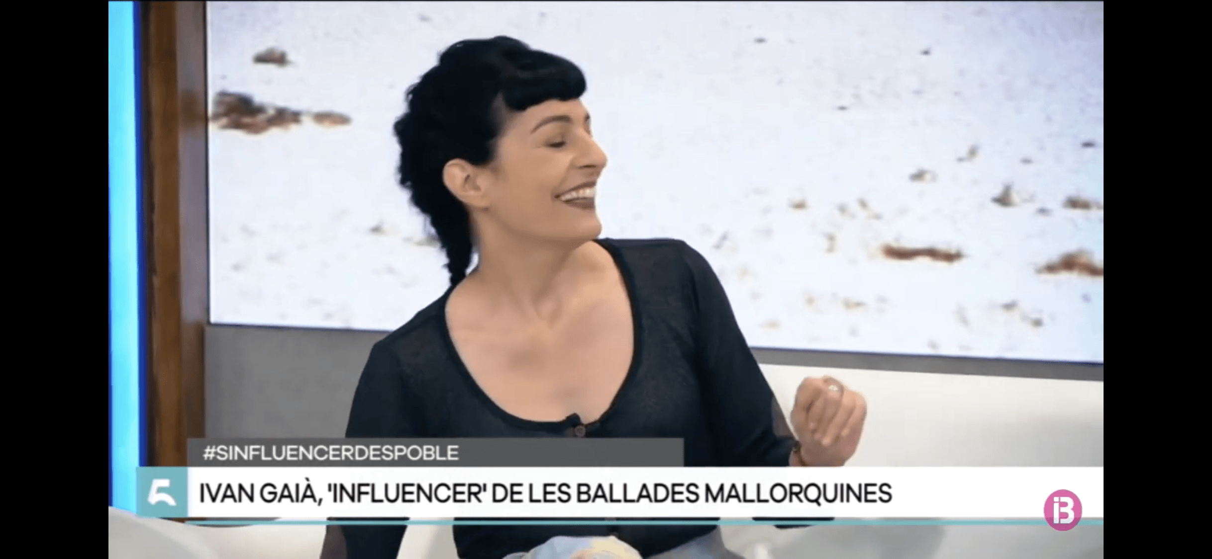 Roser Amills coneix Ivan Gaia Nicolau, d’Enfolkats, al programa Cinc dies d’IB3 5 Roser Amills ball de bot a IB3 amb Enfolkats