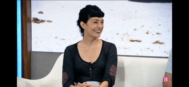 Roser Amills ib3 vestida de pagesa mallorquina