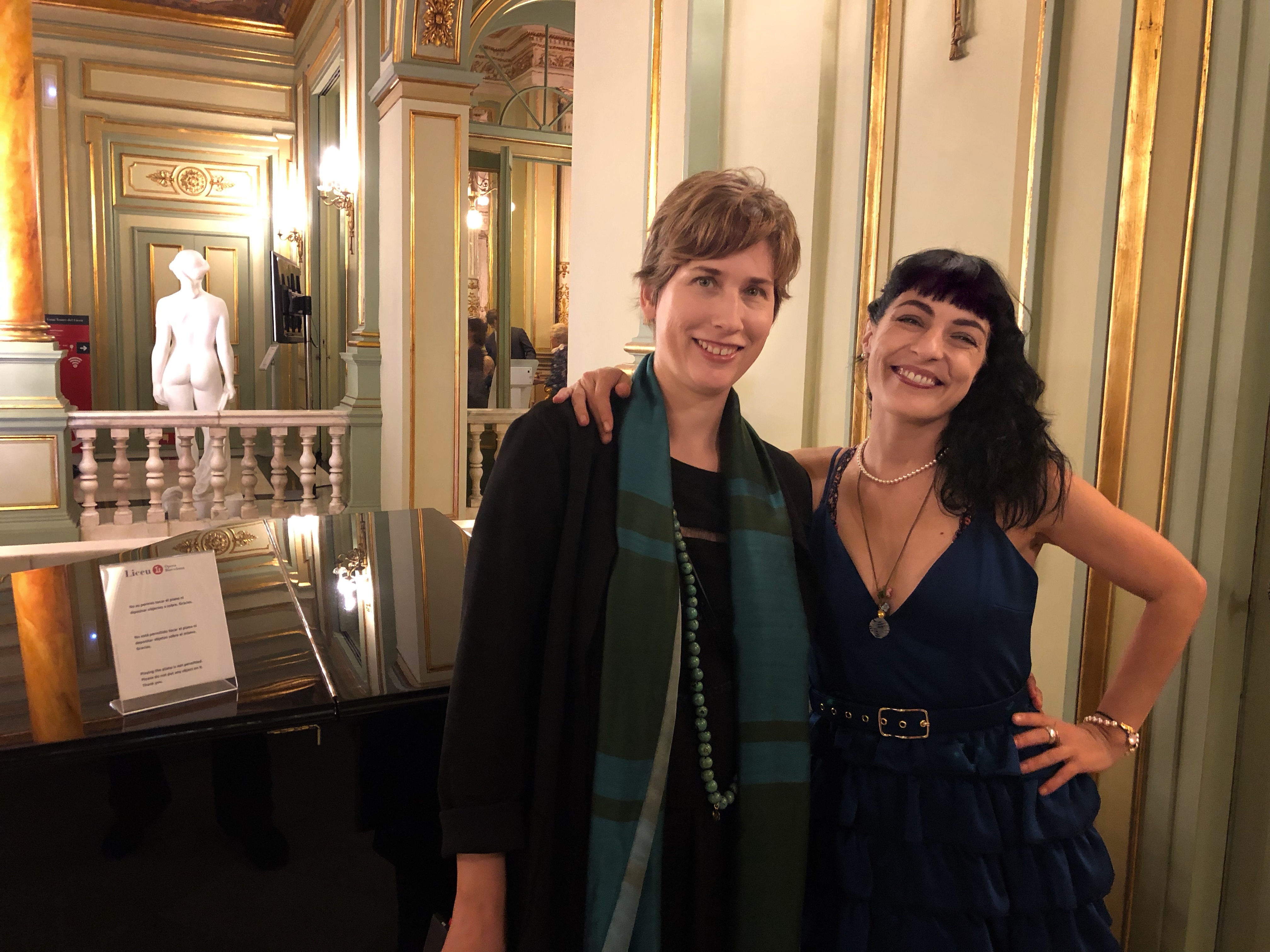 Roser Amills con Varda Sokolowicz en la inauguración de la temporada 2019 del Liceu
